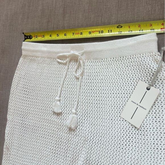 Moon and Madison Open Knit Mini Skirt In Cream Womens Size Large NWT - Picture 9 of 10